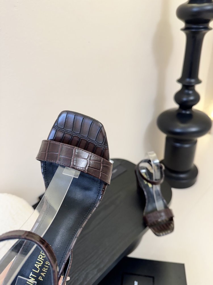 Босоніжки фото 6