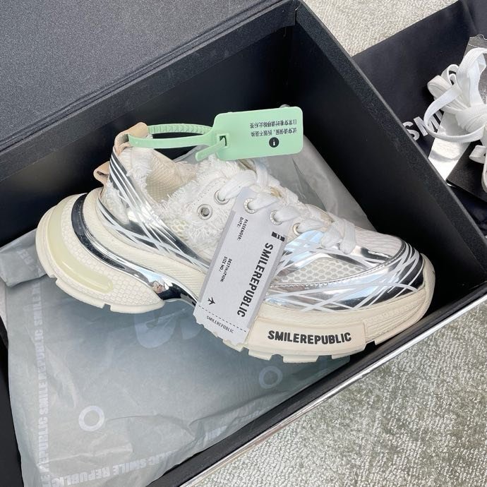 Кросівки фото 2