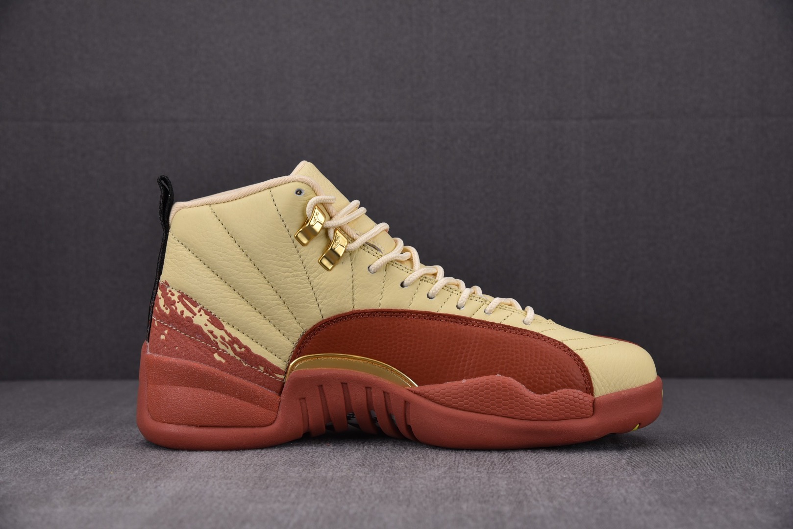 Sneakers  Air Jordan 12 Retro DV1758-108 фото 2