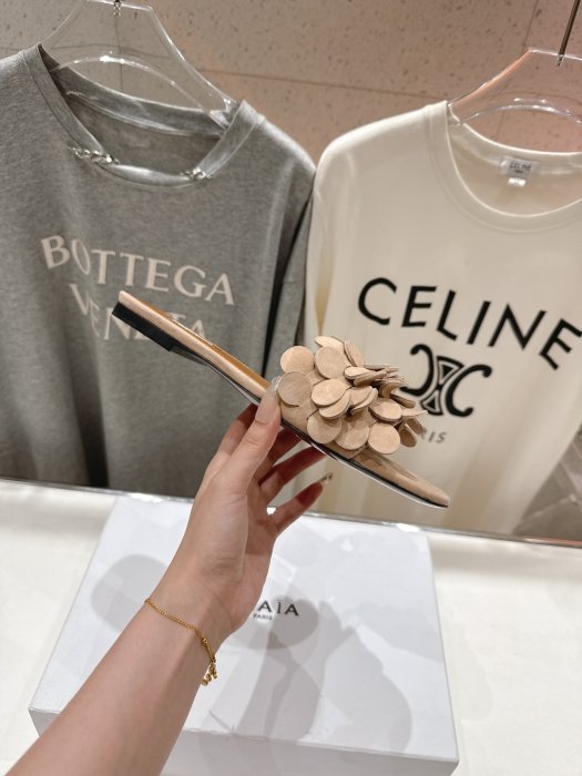 Шльопанці жіночі фото 5