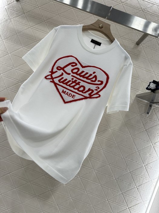 T-shirt women's фото 6