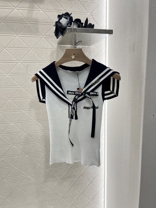 Футболка женская