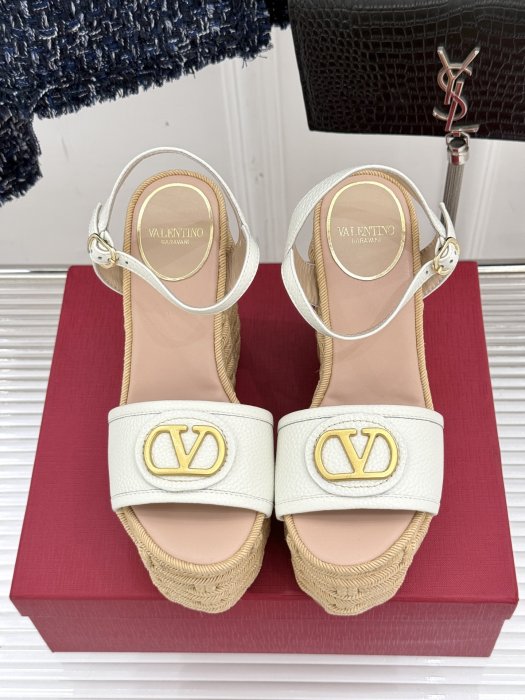 Босоножки фото 4