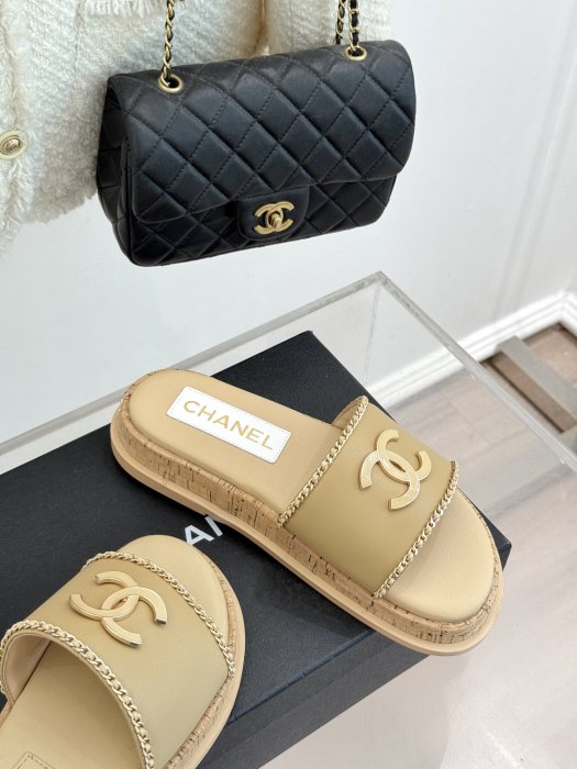 Шлепанцы фото 5