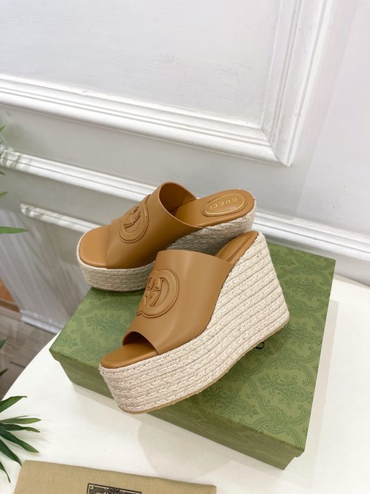 Босоножки фото 3