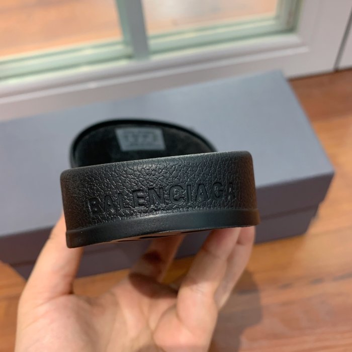 Шлепанцы фото 6