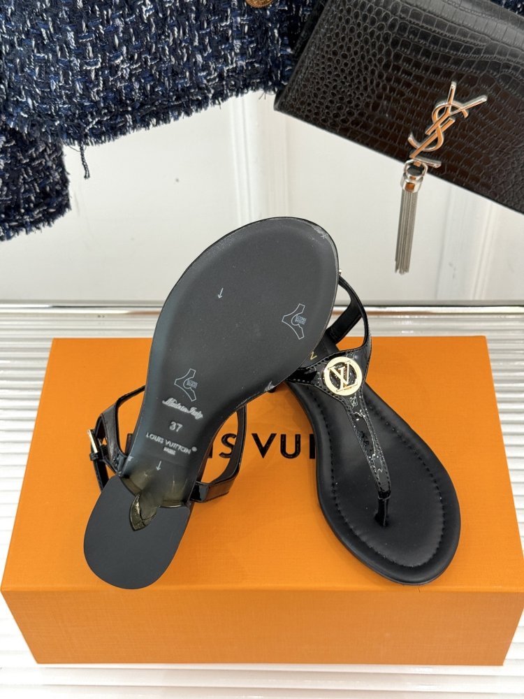 Босоніжки фото 9