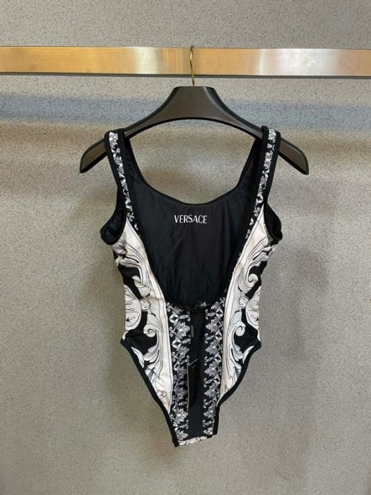 Swimsuit фото 2