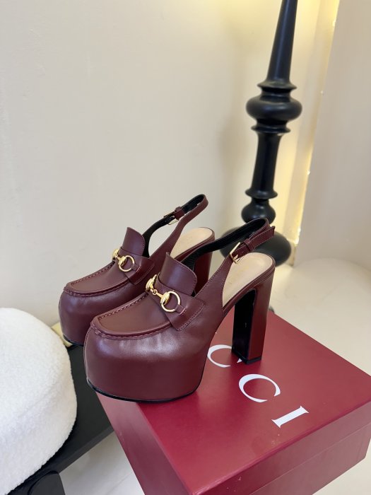 Босоножки фото 5