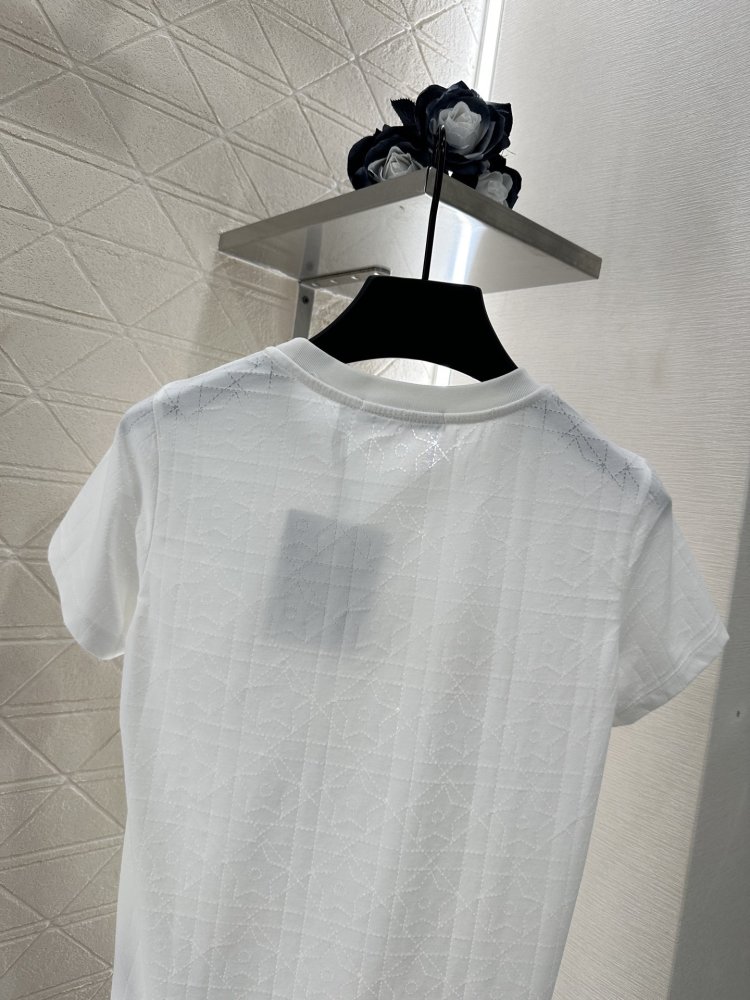 T-shirt women's фото 4