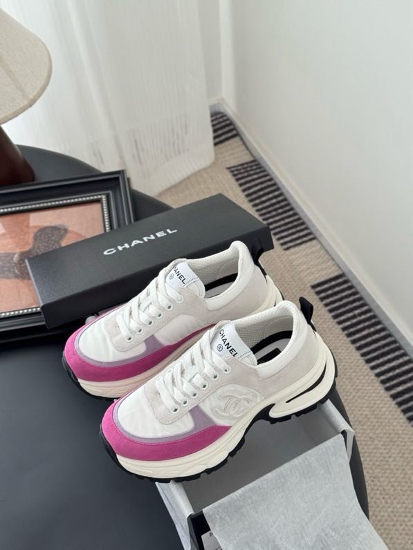 Кроссовки женские фото 8