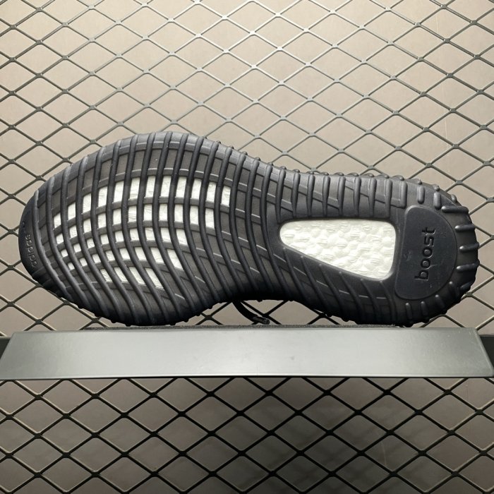 Кроссовки Yeezy Boost 350V2 фото 5