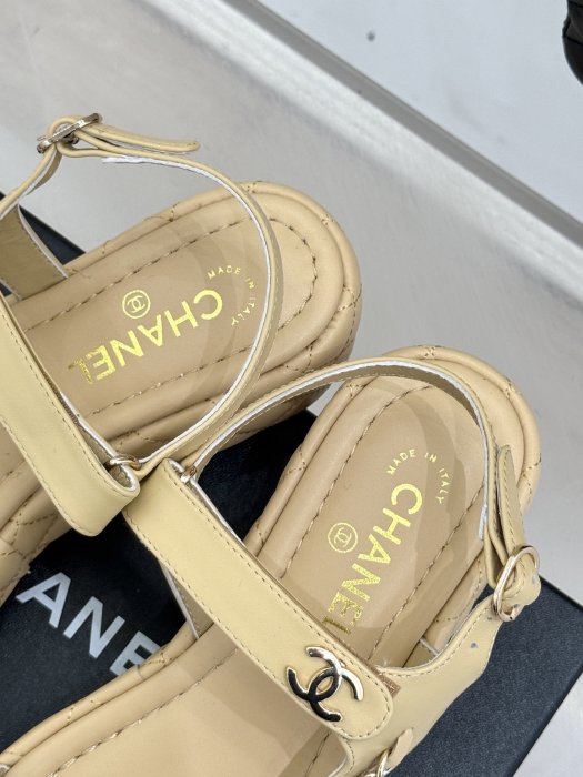 Шлепанцы фото 8