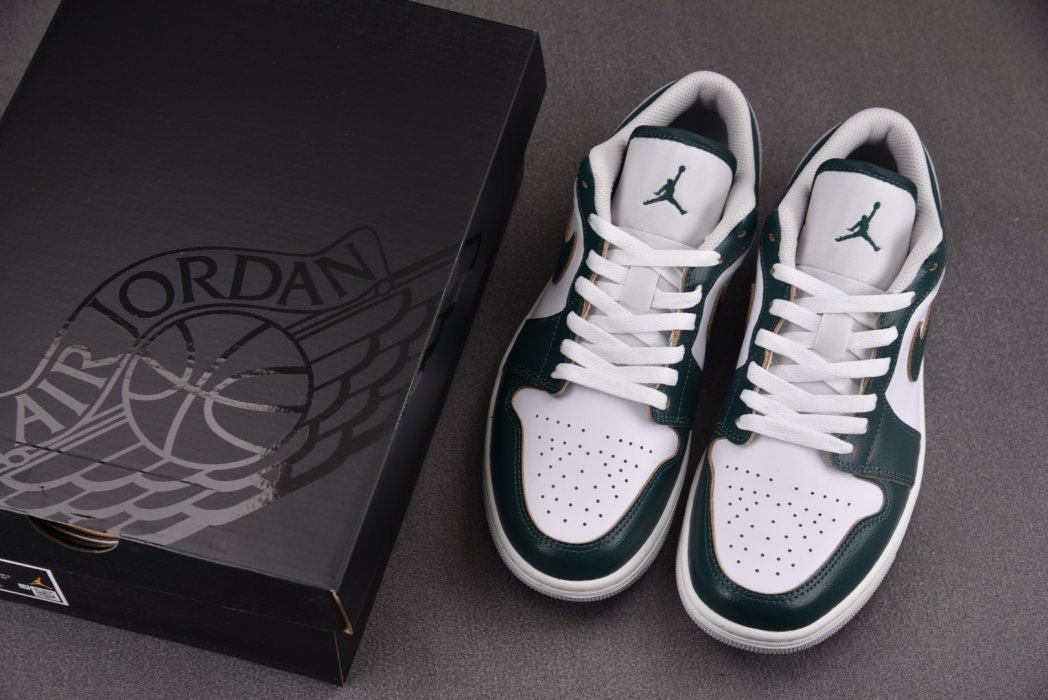 Кросівки Air Jordan 1 Low SE Oxidized Green фото 7