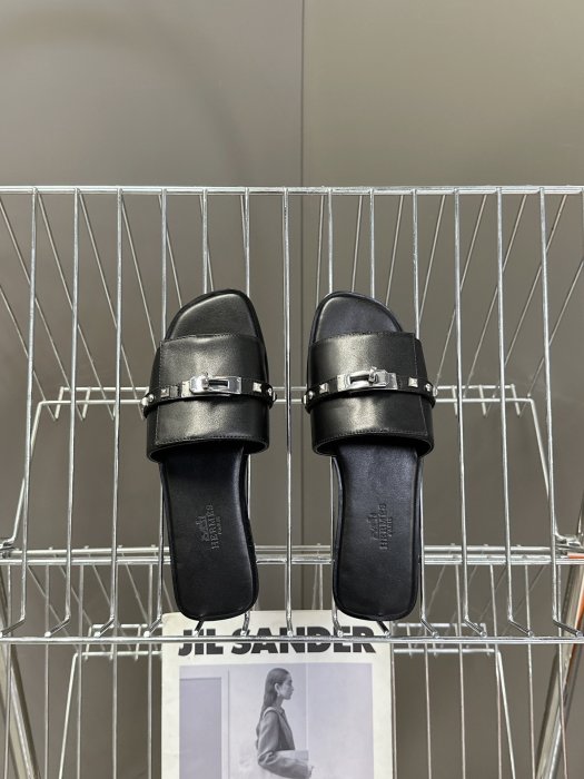 Шлепанцы фото 6