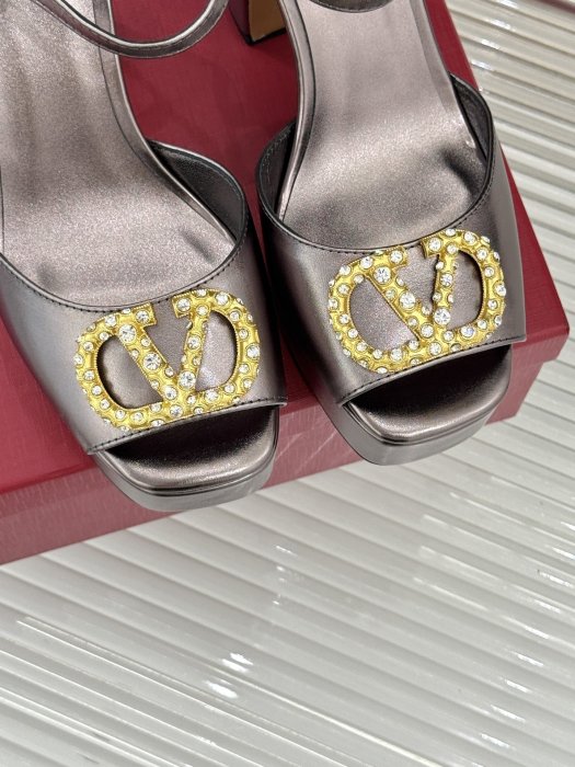 Босоножки фото 7