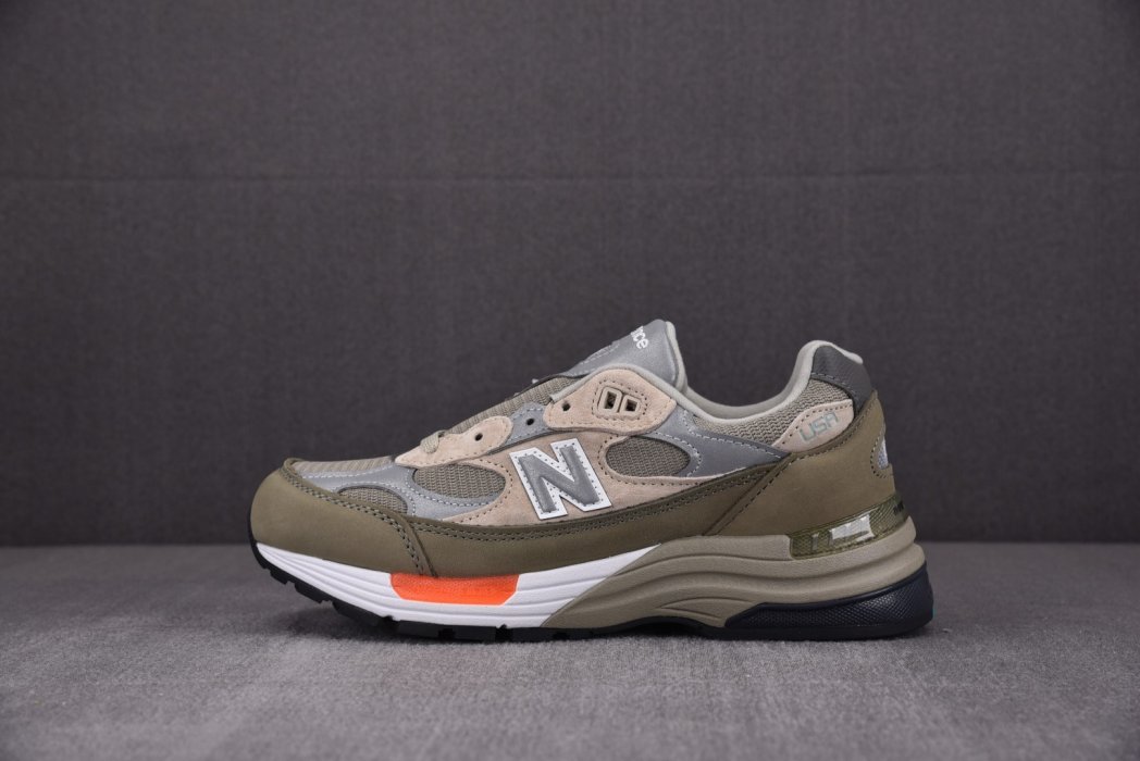 Sneakers M992WT