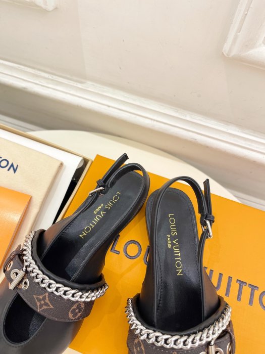 Босоножки фото 8