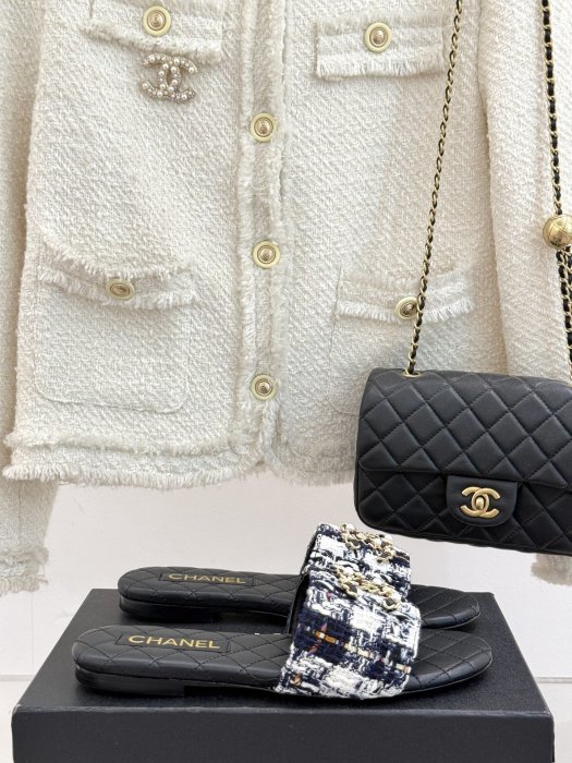 Шлепанцы женские