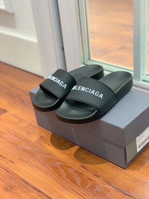 Шлепанцы фото 5