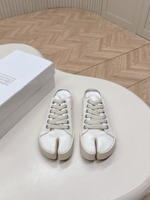 Кеды мюли с раздвоенным носком фото 6