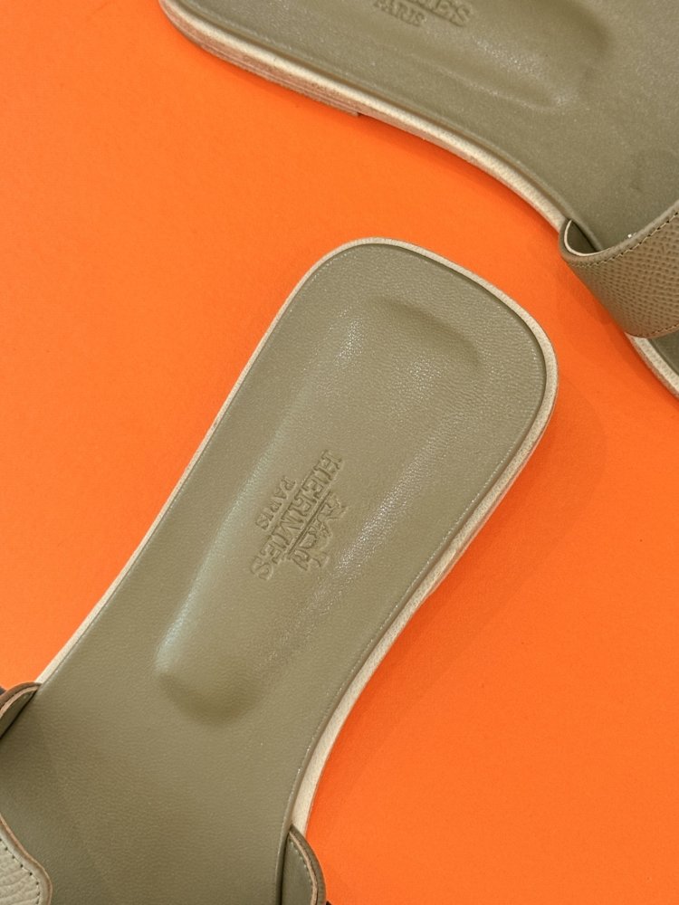 Шлепанцы женские фото 8