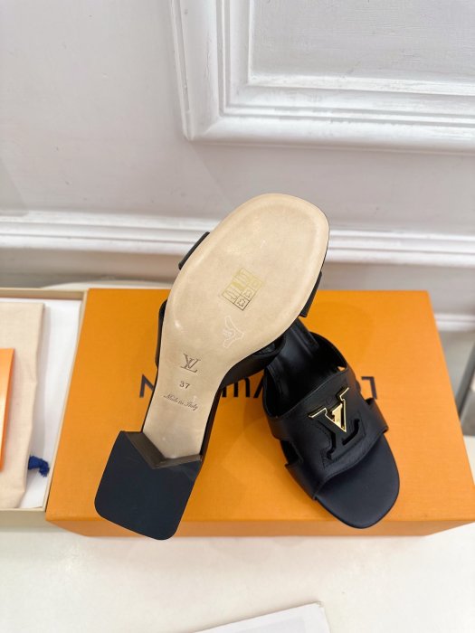 Босоножки фото 9