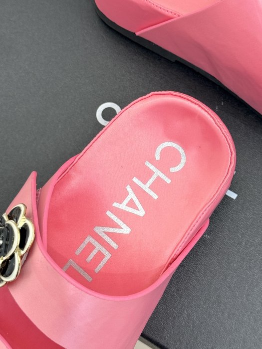 Шлепанцы фото 8