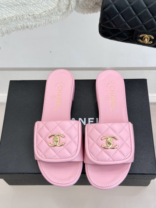 Шлепанцы фото 4