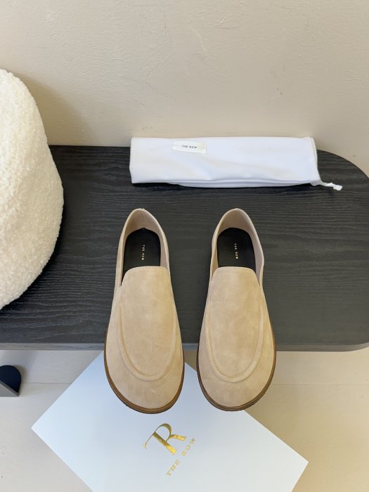 Лоферы женские