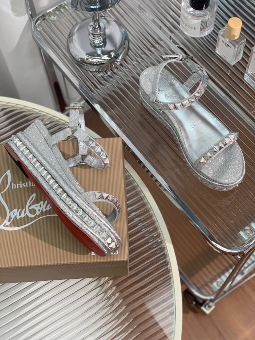 Босоножки фото 5