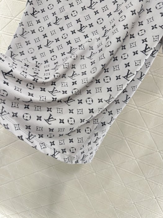 T-shirt women's фото 8