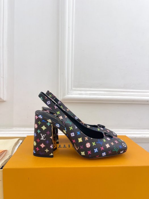 Босоножки фото 2