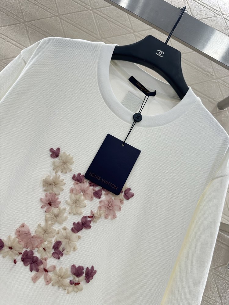 Футболка жіноча фото 3