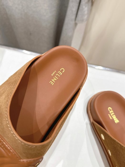 Шлепанцы женские фото 6