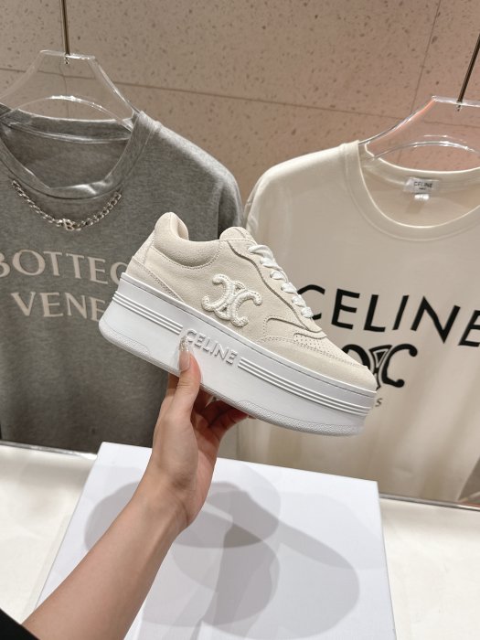 Кроссовки женские фото 5