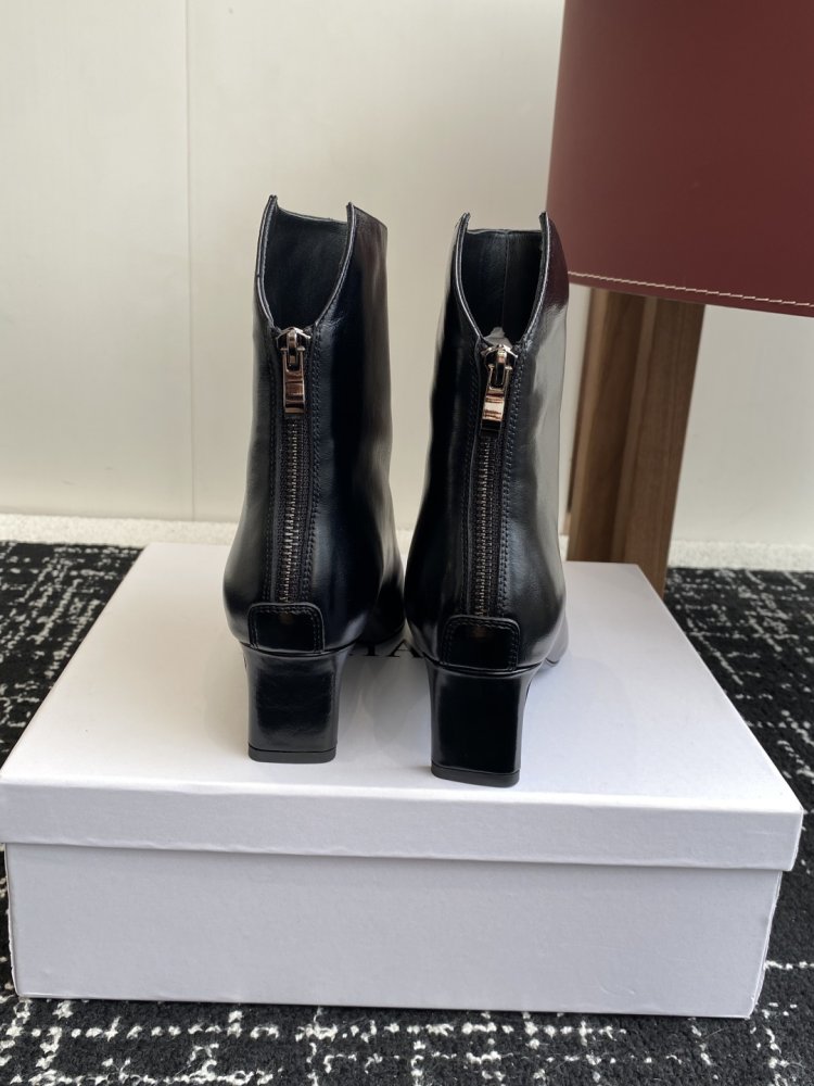 Ботинки женские фото 8