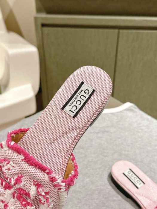 Шлепанцы фото 2