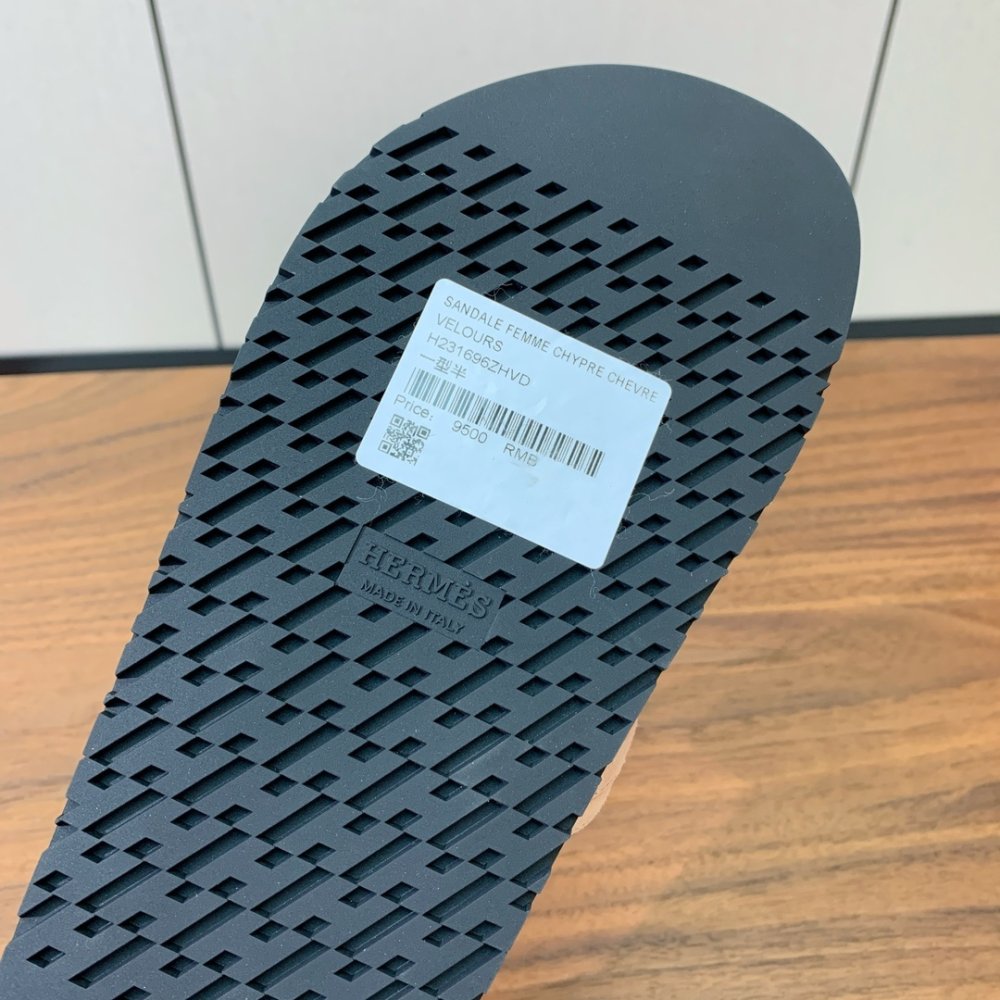 Шльопанці жіночі фото 8