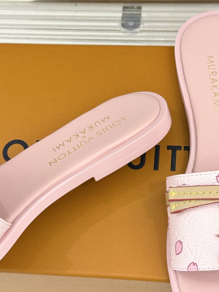 Шлепанцы женские фото 6