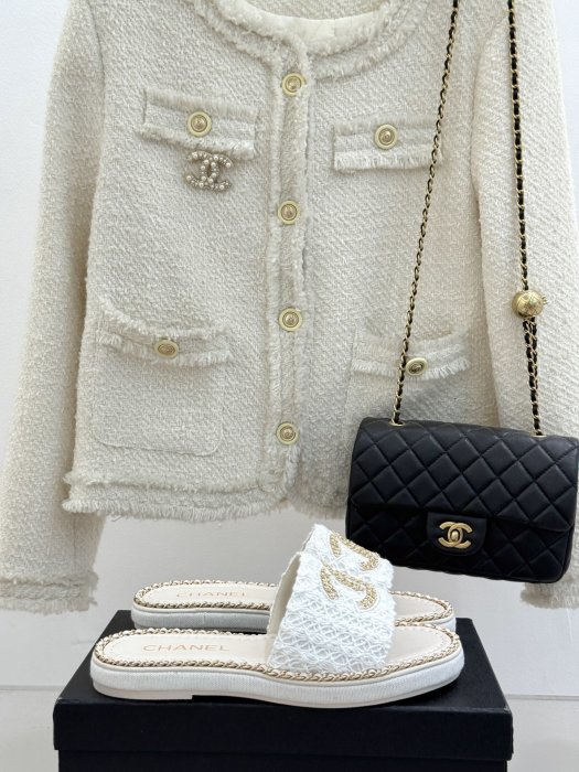 Шлепанцы женские