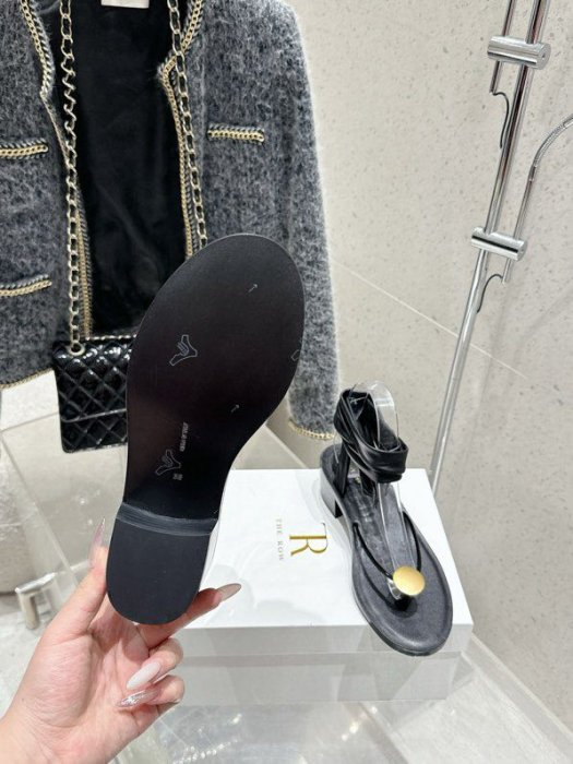 Босоножки фото 2