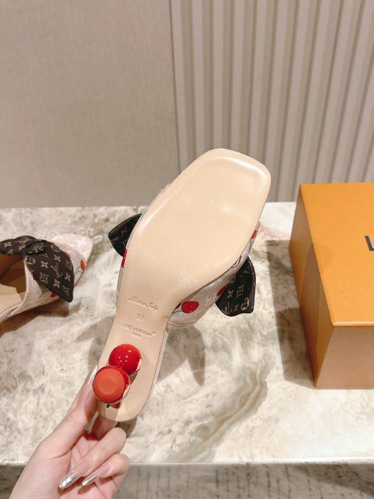 Босоножки фото 6