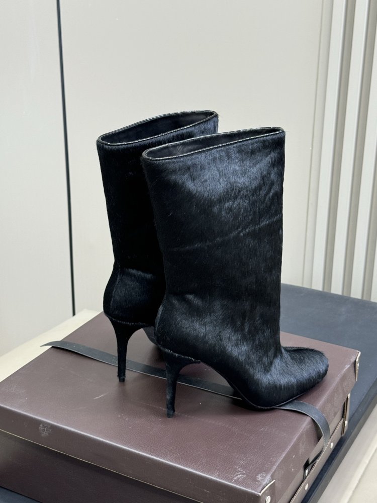 Ankle boots on high heel фото 3
