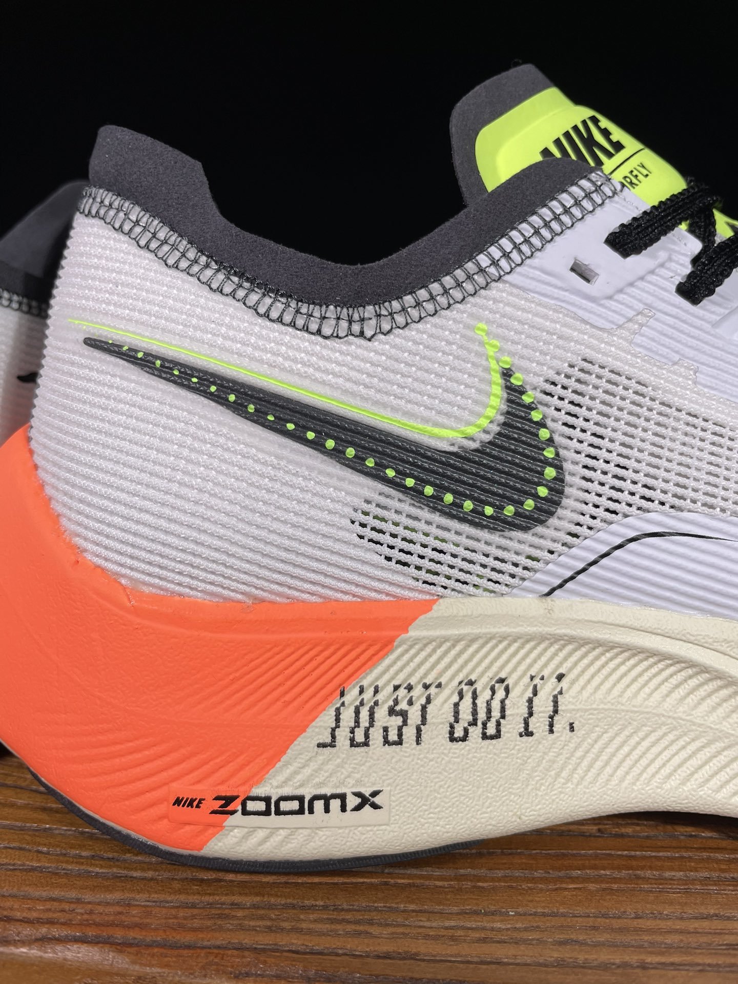 Sneakers ZoomX Vaporfly Next 2 Coconut Milk Ghost Green Bright Crimson FB1846-101 фото 5