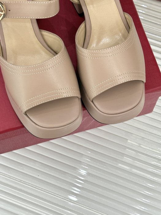 Босоножки фото 7