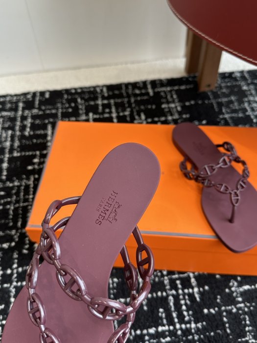 Шльопанці жіночі фото 8