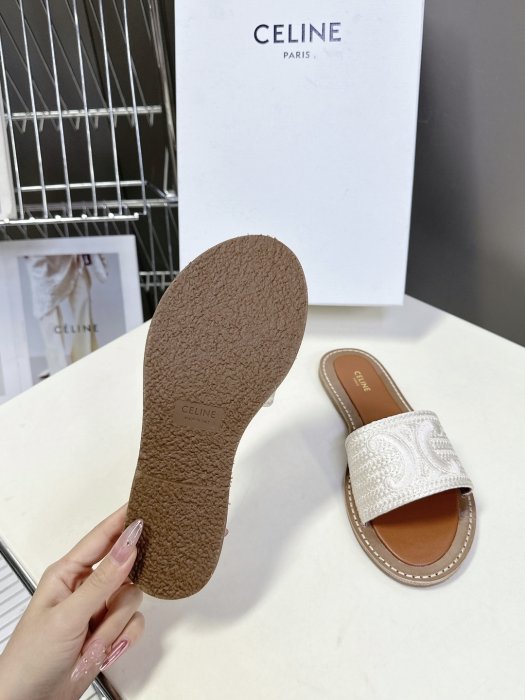 Шлепанцы женские фото 9