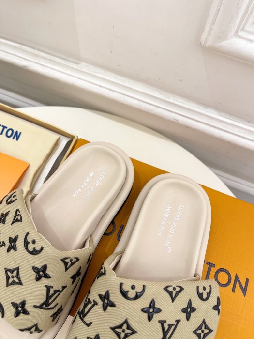 Шлепанцы женские фото 7