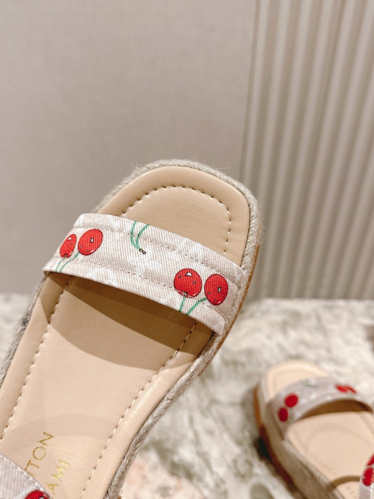 Сандалии женские фото 4